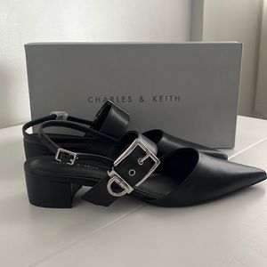 NWOT: Charles & Keith buckle low heel